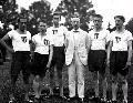 A háború utáni fejetlen politikai időszakban Somodi számára lehetőség nyílt a magyar fővárosba költözni, ahol fényes karrier állt előtte. De a fiatal ügyvéd szülővárosában maradt, ahol tisztviselőként dolgozott, emellett délutánonként és szabadidejében atlétikaedzőként a helyi tehetségeket készítette fel. Újraszervezte a helyi magyar sportéletet annak ellenére, hogy a magyar egyetem nélkül maradt városban kevés tehetséges, kiemelkedő eredményekre képes sportoló maradt. (Fotó: a 4 x 100 és 4 x 200 m rekorder staféta 1923-ban, balról: Donogán Gerő, Bíró Ferenc, Péter László, Somodi István, Welser Tibor és Kormos László)