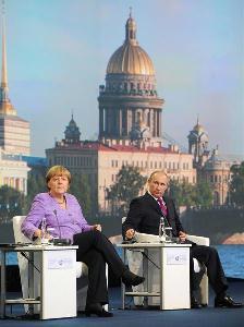 Merkel és Putyin Szentpéterváron