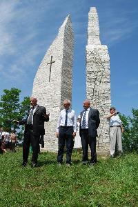 Koszorúzás a cserhalmi emlékműnél – ZOLTÁN CSABA