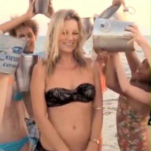 Kate Moss is vállalta a jeges kihívást