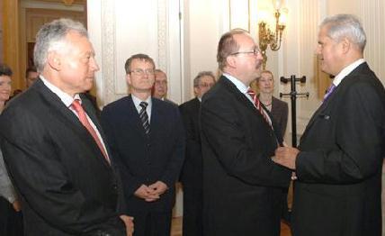 AGERPRES – Borbély László és Adrian Năstase fogadja a magyarországi politikust