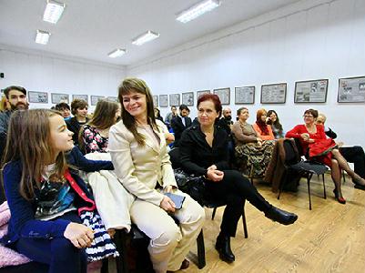 Becske Adrienn (középen) tízéves kislányát is magával hozta a Petőfi Programba - ROHONYI D. IVÁN